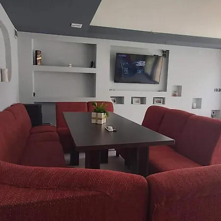 Sharkova House Гостьовий будинок