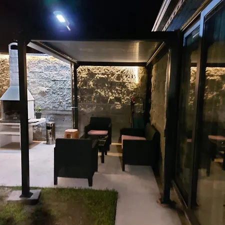 Sharkova House Гостьовий будинок