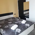 Pensión Sharkova House 2*