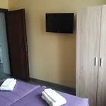 Pensión Sharkova House