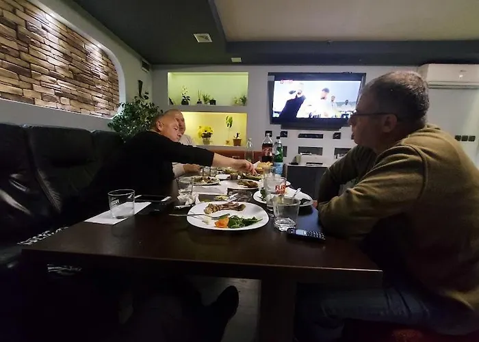 Sharkova House Гостьовий будинок Бансько