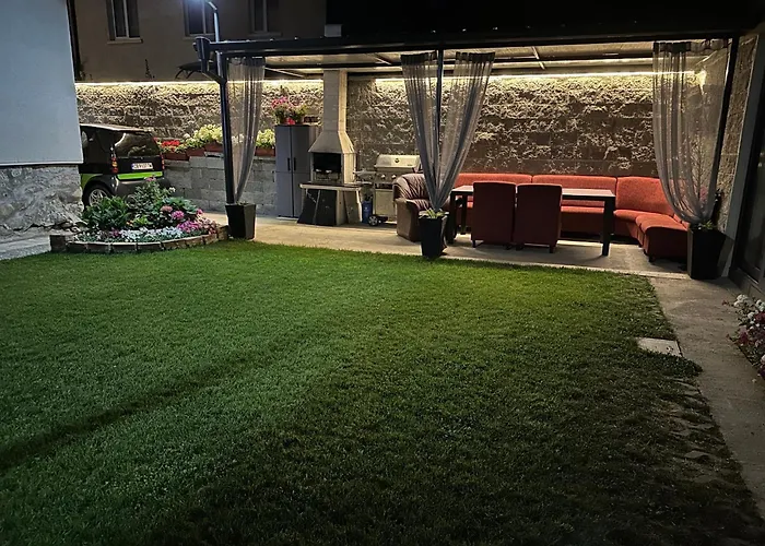 Гостьовий будинок Sharkova House