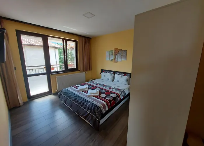 招待所 Sharkova House